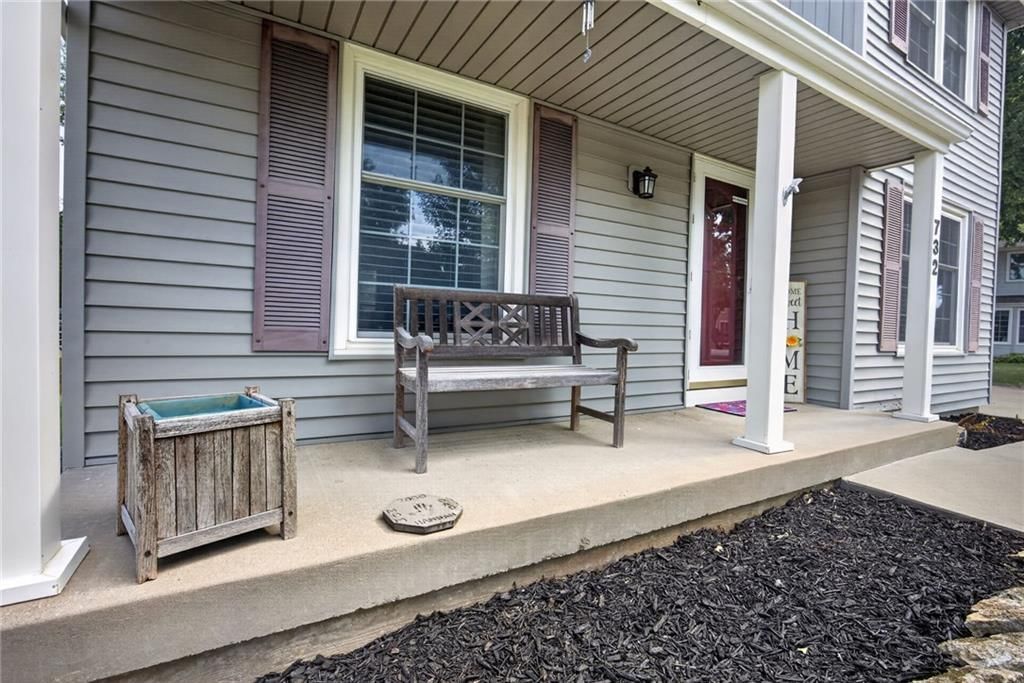 Photo 7 of 61 - 732 N Persimmon Drive, Olathe, KS 66061