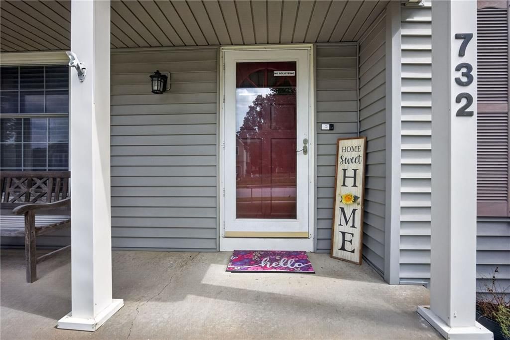 Photo 8 of 61 - 732 N Persimmon Drive, Olathe, KS 66061