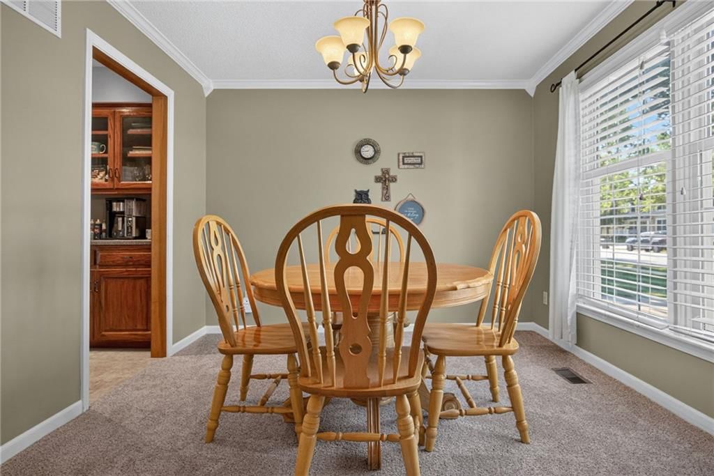 Photo 11 of 61 - 732 N Persimmon Drive, Olathe, KS 66061