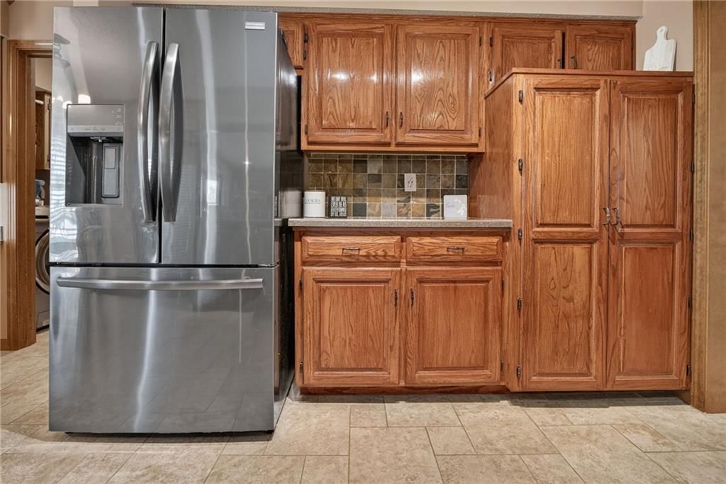 Photo 19 of 61 - 732 N Persimmon Drive, Olathe, KS 66061