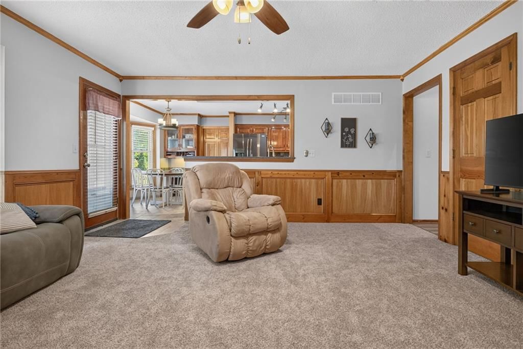 Photo 22 of 61 - 732 N Persimmon Drive, Olathe, KS 66061