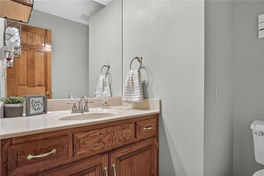 Photo 29 of 61 - 732 N Persimmon Drive, Olathe, KS 66061