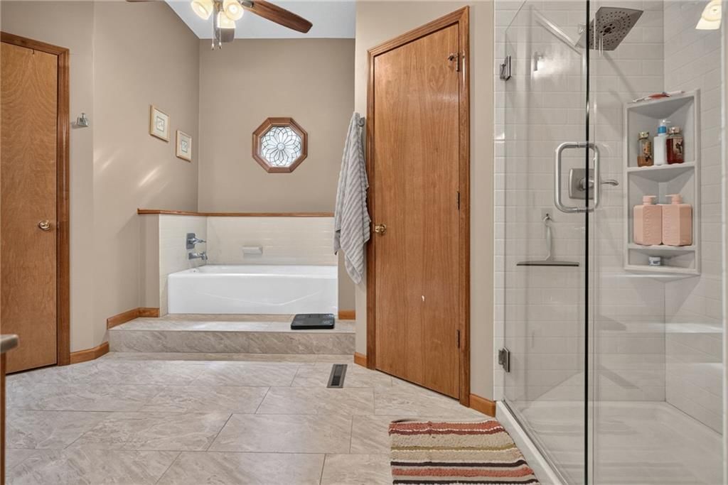 Photo 34 of 61 - 732 N Persimmon Drive, Olathe, KS 66061