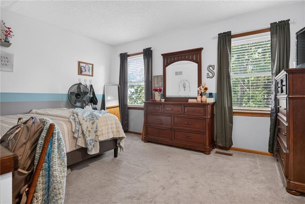Photo 38 of 61 - 732 N Persimmon Drive, Olathe, KS 66061