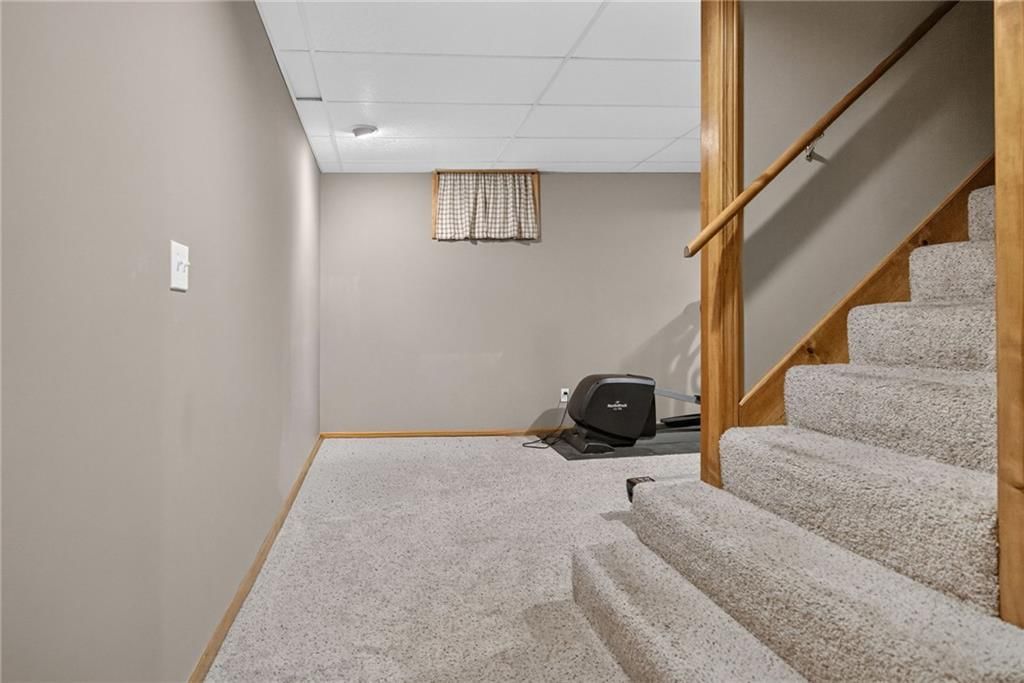 Photo 42 of 61 - 732 N Persimmon Drive, Olathe, KS 66061