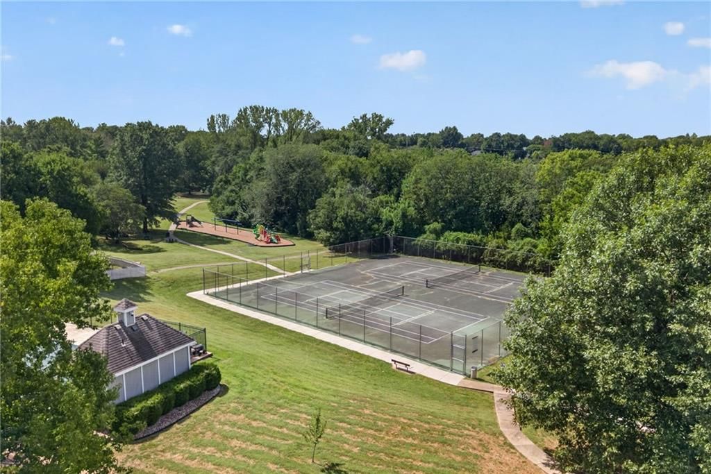 Photo 61 of 61 - 732 N Persimmon Drive, Olathe, KS 66061