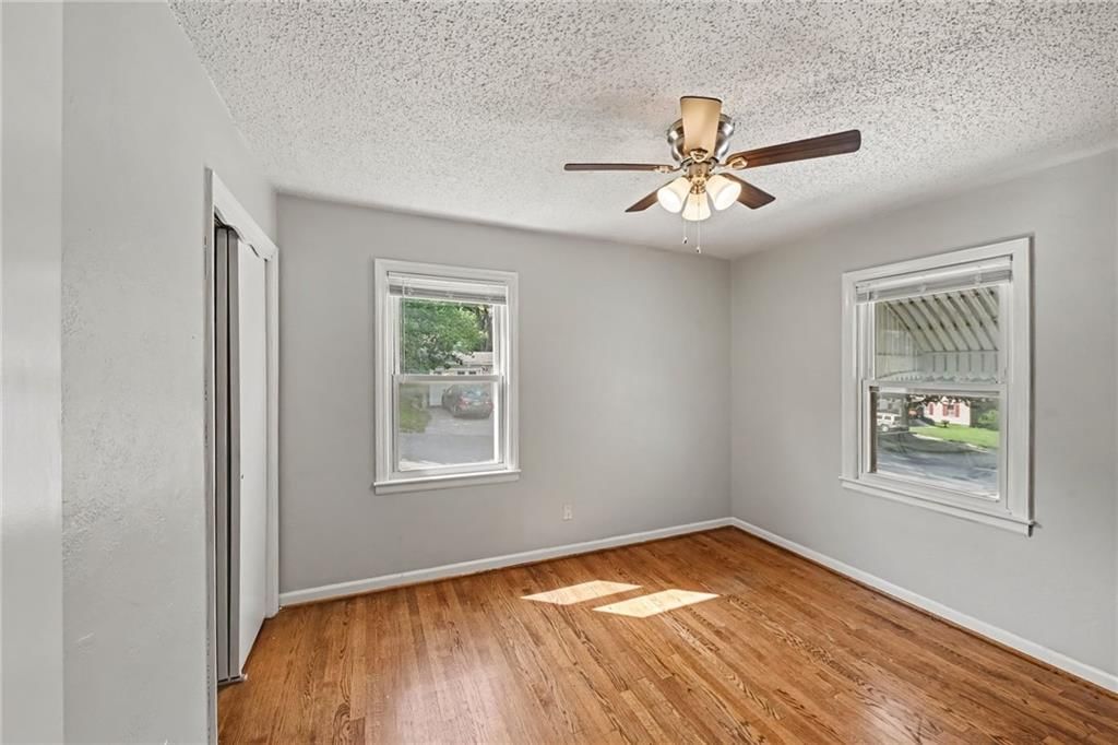 2614 S Northern Boulevard — photo 16