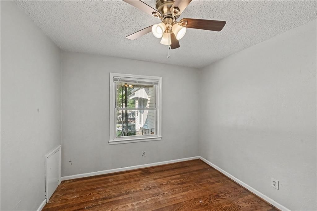 2614 S Northern Boulevard — photo 18