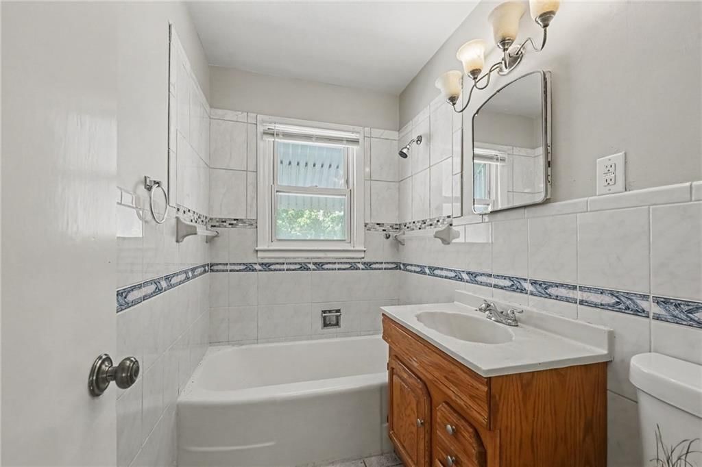 2614 S Northern Boulevard — photo 19