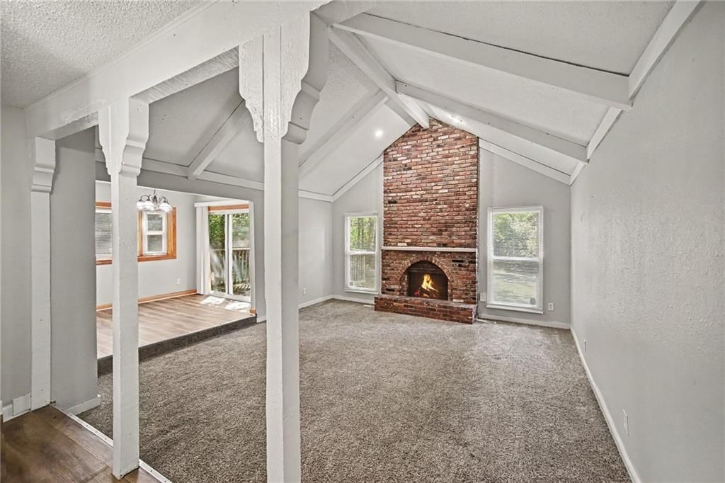 Photo 4 of 21 - 9038 Manning Avenue, Kansas City, MO 64138
