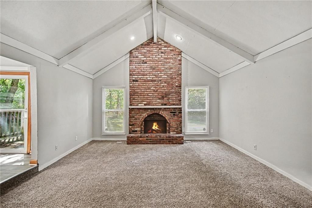 Photo 6 of 21 - 9038 Manning Avenue, Kansas City, MO 64138
