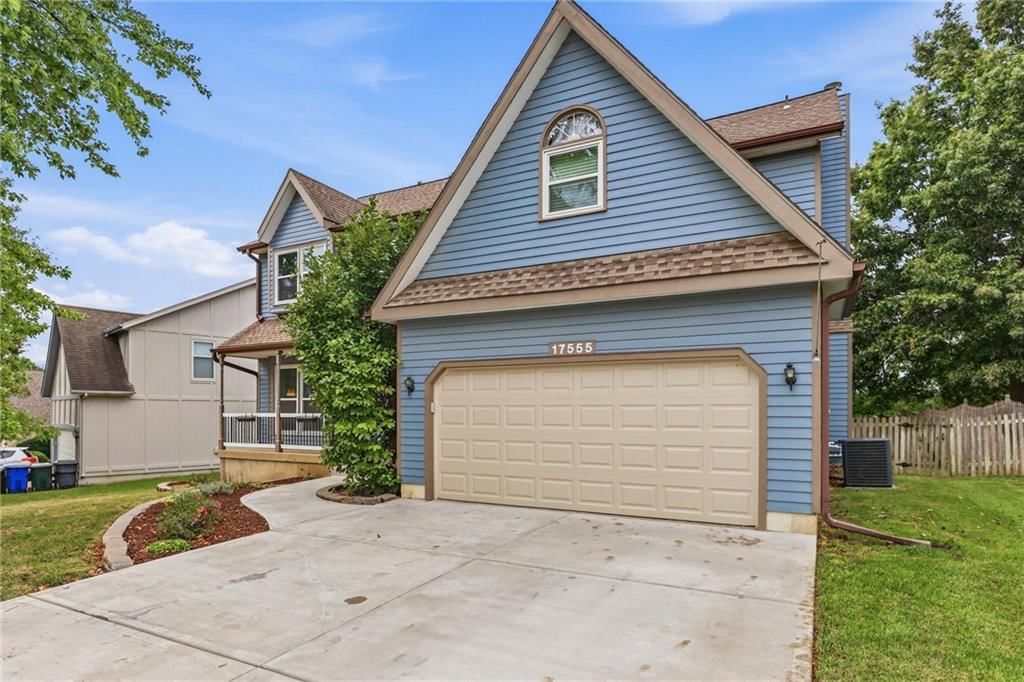 17555 W 112th Street, Olathe, KS: listing photo 2