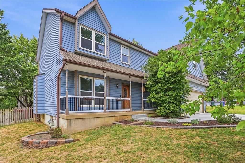 17555 W 112th Street, Olathe, KS: listing photo 3