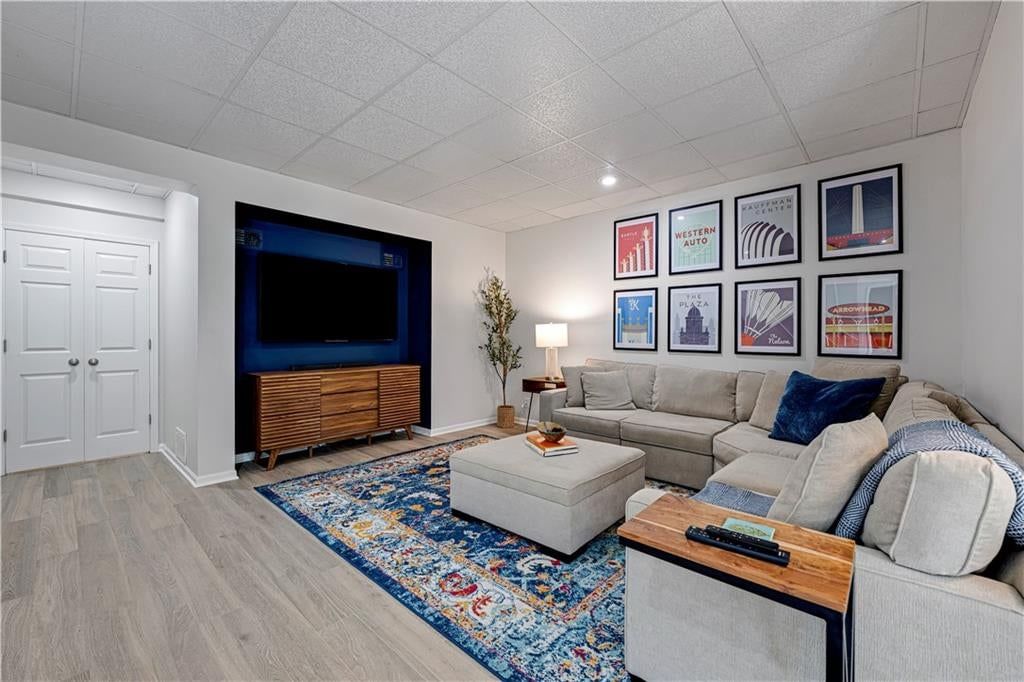 Photo 4 of 41 - 5218 W 121st Street, Overland Park, KS 66209