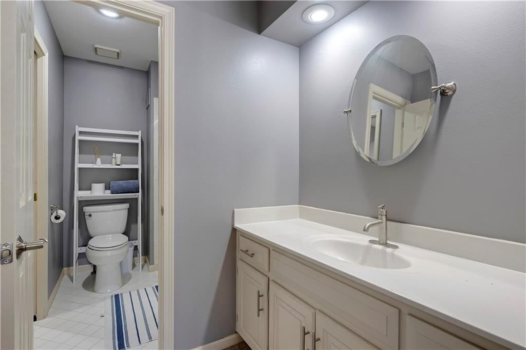 Photo 12 of 41 - 5218 W 121st Street, Overland Park, KS 66209
