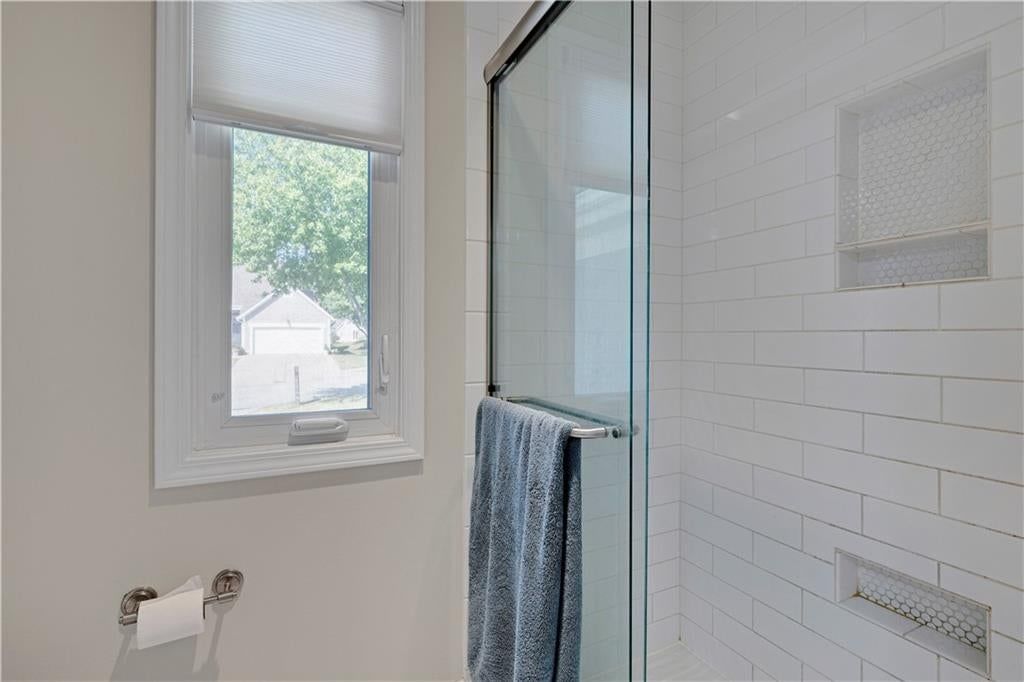 Photo 21 of 41 - 5218 W 121st Street, Overland Park, KS 66209