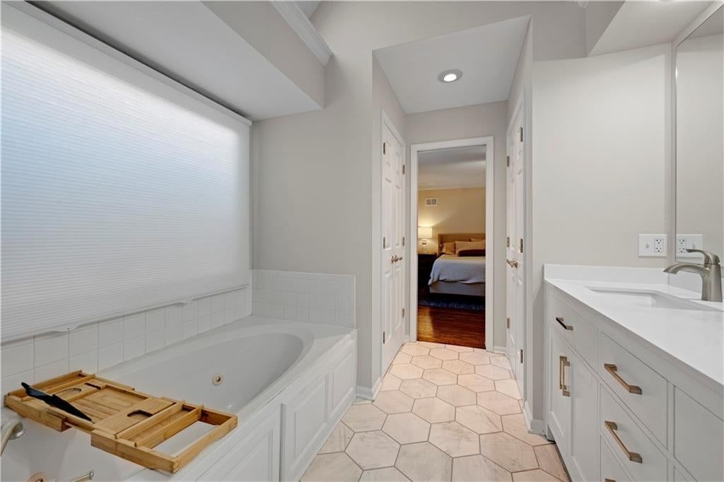 Photo 22 of 41 - 5218 W 121st Street, Overland Park, KS 66209