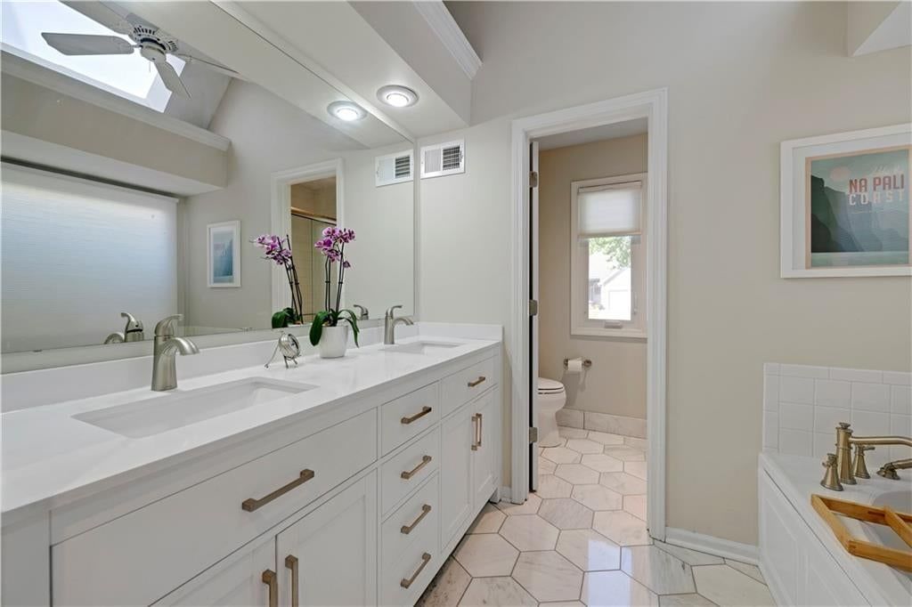 Photo 23 of 41 - 5218 W 121st Street, Overland Park, KS 66209