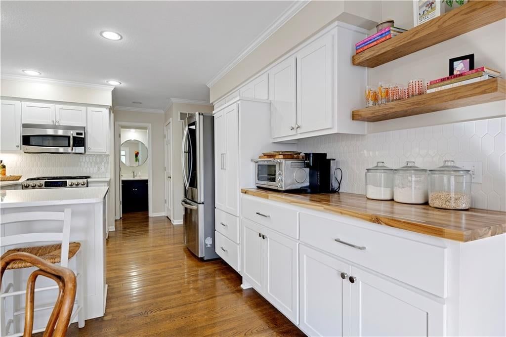 Photo 30 of 41 - 5218 W 121st Street, Overland Park, KS 66209
