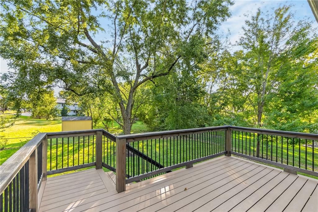 8005 N Congress Avenue, Kansas City, MO: listing photo 3