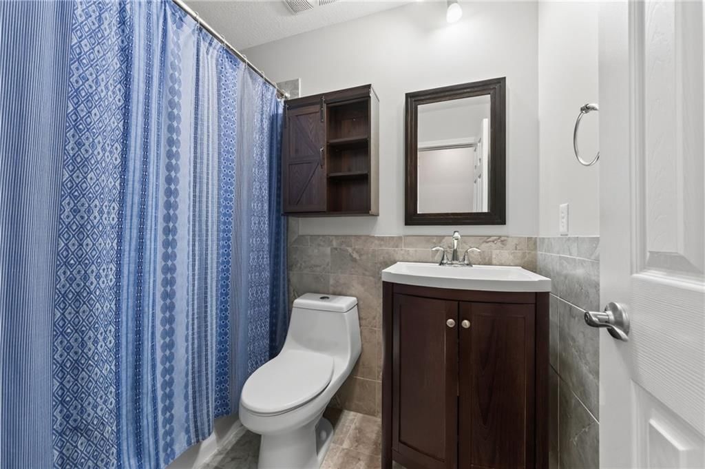 Photo 16 of 27 - 8005 N Congress Avenue, Kansas City, MO 64152