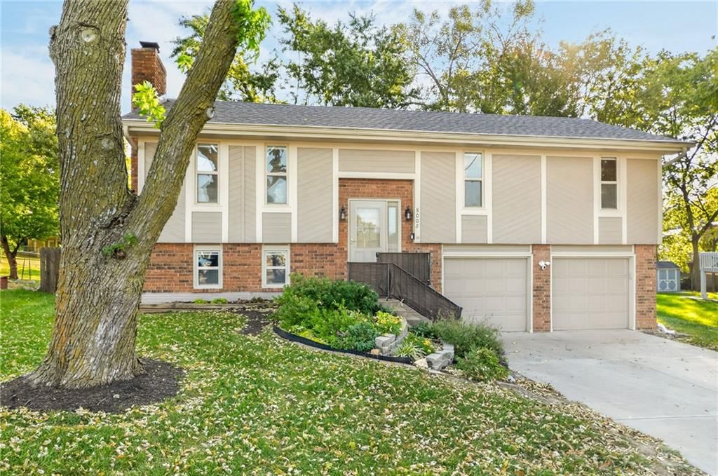 Photo 27 of 27 - 8005 N Congress Avenue, Kansas City, MO 64152