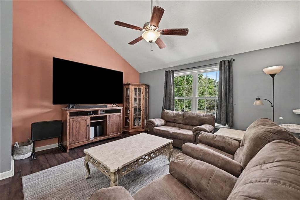 2402 Shirley Drive — photo 5