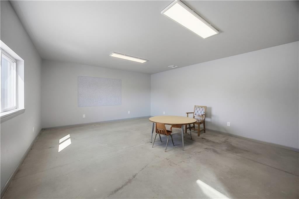 7770 1000 Road — photo 29