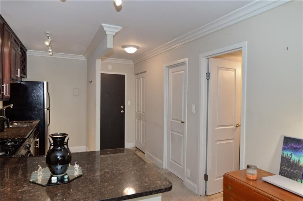 700 E 8th Street — photo 3