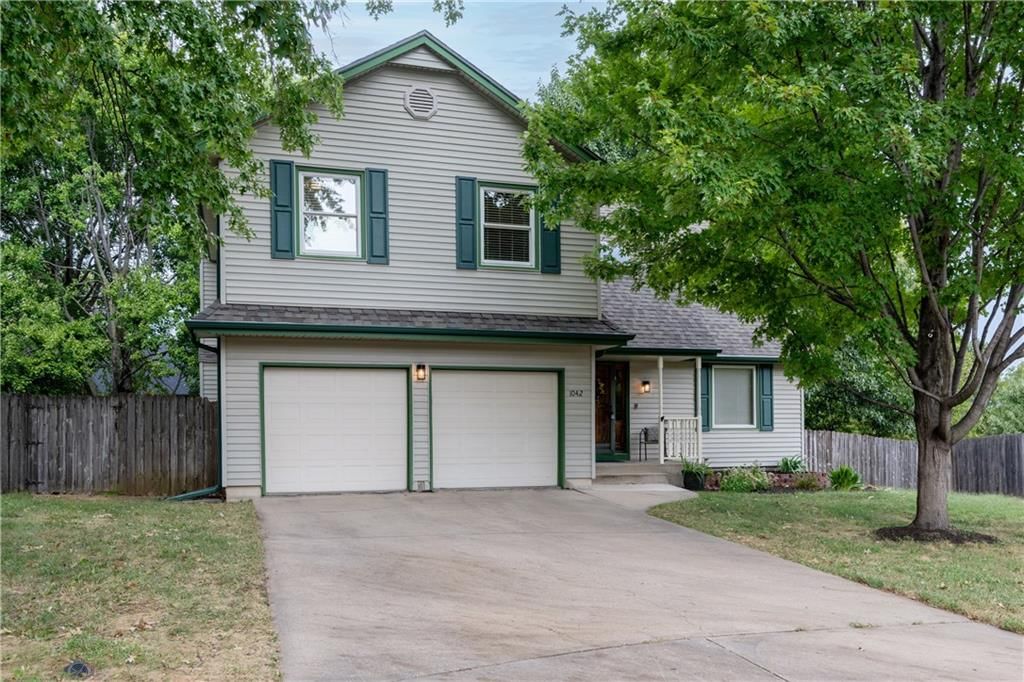 1042 E Millview Circle — photo 1