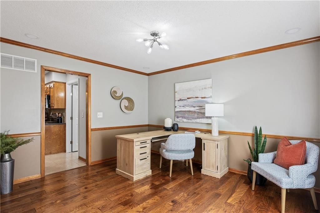1042 E Millview Circle — photo 5