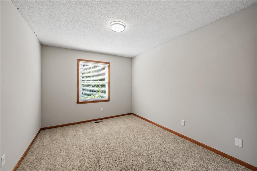 1042 E Millview Circle — photo 25