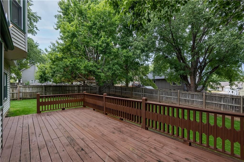 1042 E Millview Circle — photo 35