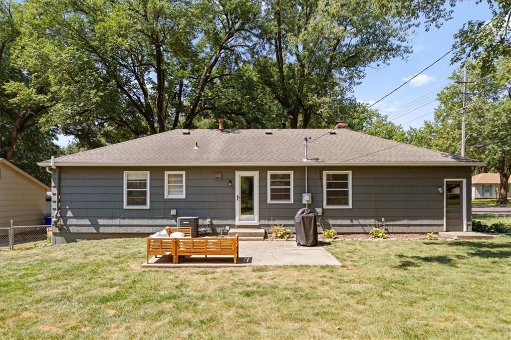 8863 SWITZER Road — photo 24