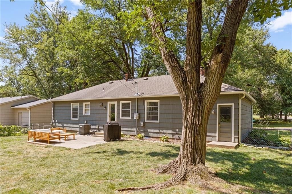 8863 SWITZER Road — photo 25