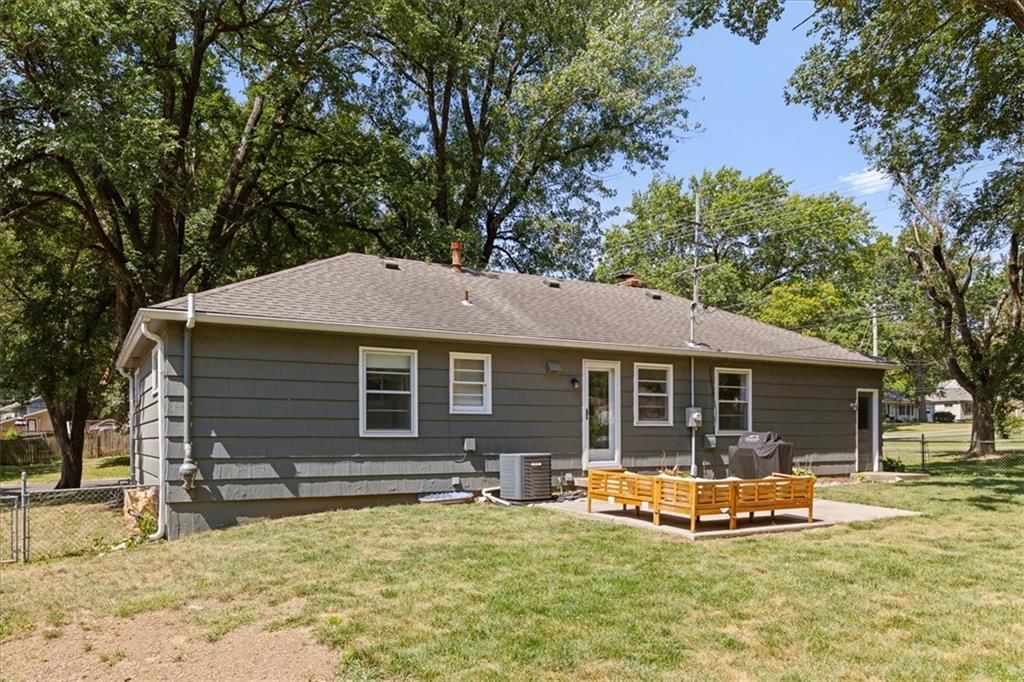 8863 SWITZER Road — photo 26