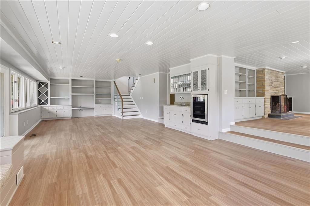 8406 Ensley Lane — photo 36