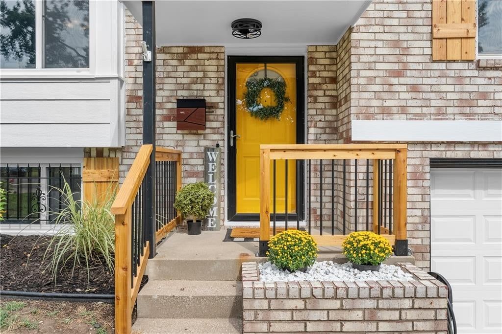 15412 E 42nd Place, Independence, MO: listing photo 2