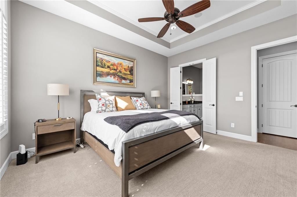 Photo 25 of 37 - 6140 Lime Stone Court, Parkville, MO 64152