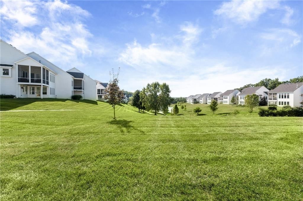 Photo 9 of 37 - 6140 Lime Stone Court, Parkville, MO 64152