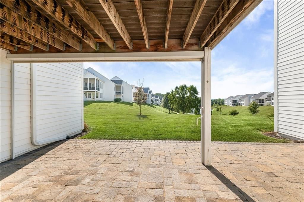 Photo 7 of 37 - 6140 Lime Stone Court, Parkville, MO 64152