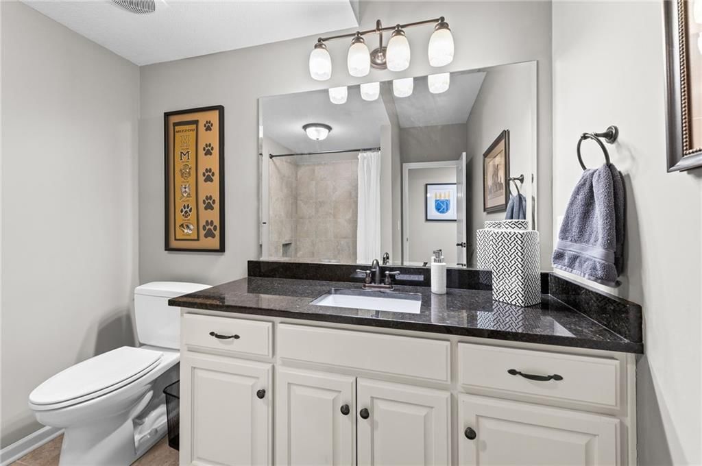 Photo 30 of 37 - 6140 Lime Stone Court, Parkville, MO 64152
