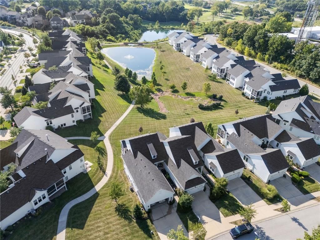6140 Lime Stone Court, Parkville, MO: listing photo 2