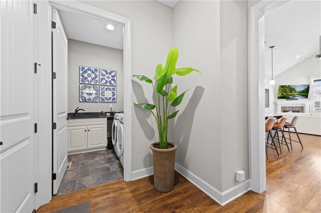 Photo 22 of 37 - 6140 Lime Stone Court, Parkville, MO 64152