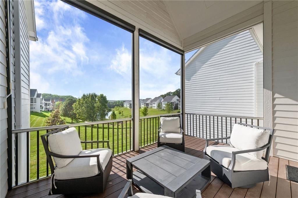 Photo 11 of 37 - 6140 Lime Stone Court, Parkville, MO 64152