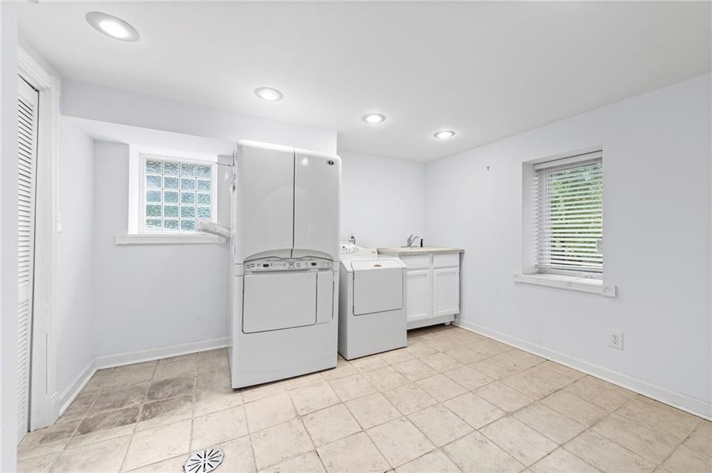 9609 NW 77th Terrace — photo 42