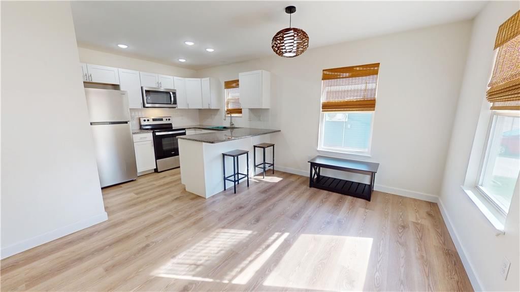 604 N Spring Street — photo 3