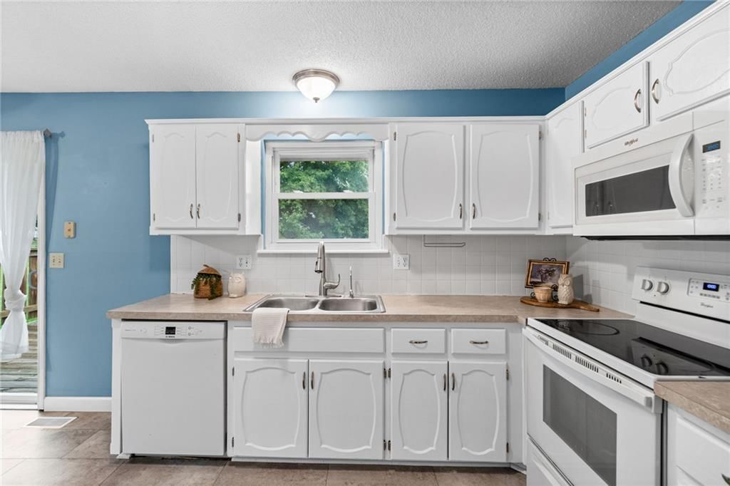 Photo 11 of 30 - 10517 N McGee Street, Kansas City, MO 64155