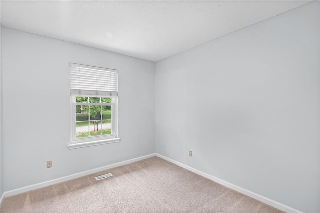 Photo 12 of 30 - 10517 N McGee Street, Kansas City, MO 64155