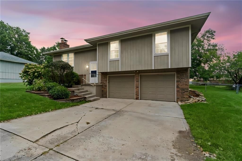 Photo 30 of 30 - 10517 N McGee Street, Kansas City, MO 64155